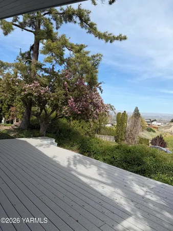 $464,000 | 609 Skyline Drive, Sunnyside, WA 98944