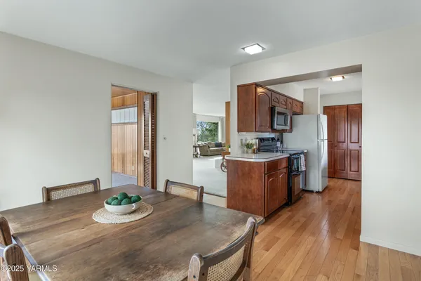 $464,000 | 609 Skyline Drive, Sunnyside, WA 98944