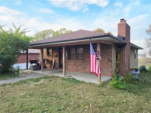 $180,000 | 11314 East Park Street, Sugar Creek, MO 64054