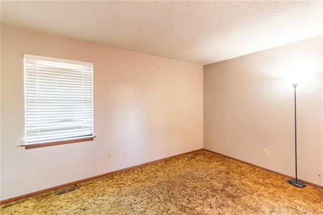 $180,000 | 11314 East Park Street, Sugar Creek, MO 64054