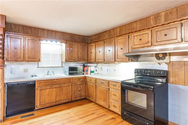 $180,000 | 11314 East Park Street, Sugar Creek, MO 64054