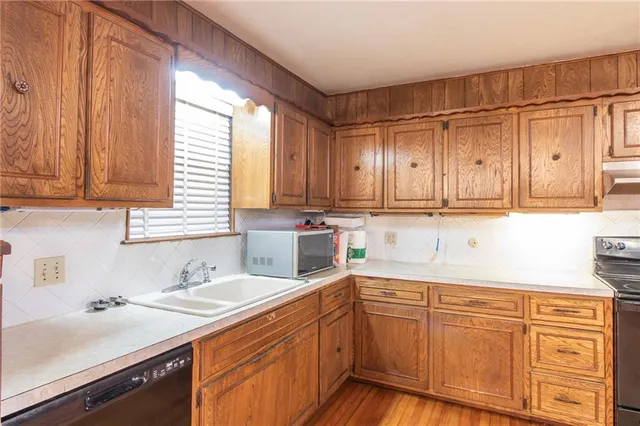 $180,000 | 11314 East Park Street, Sugar Creek, MO 64054