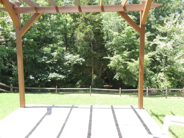 a view of a tennis court