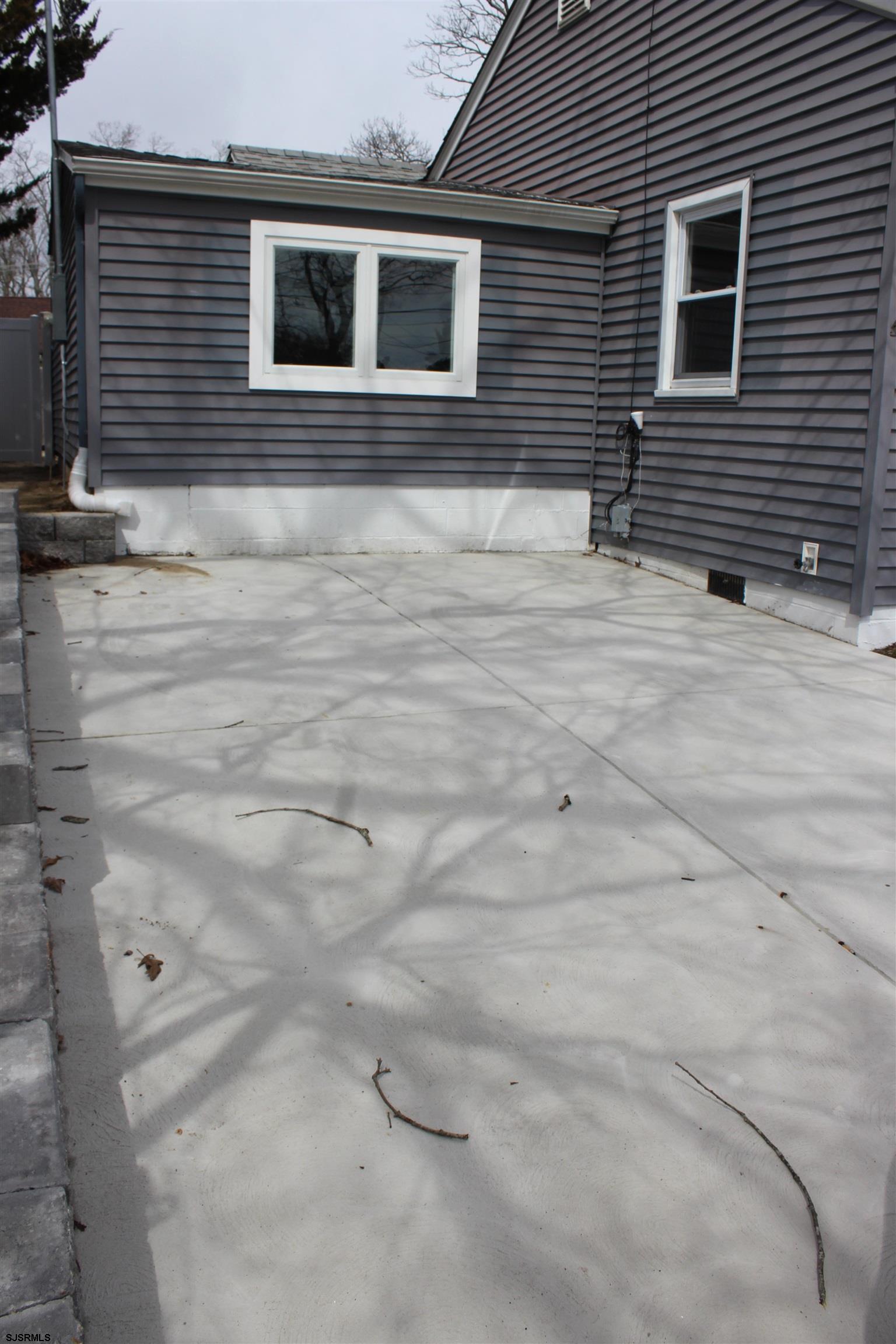 287 New Road Absecon, NJ 08201 - Photo 7 of 29 a backyard of a house