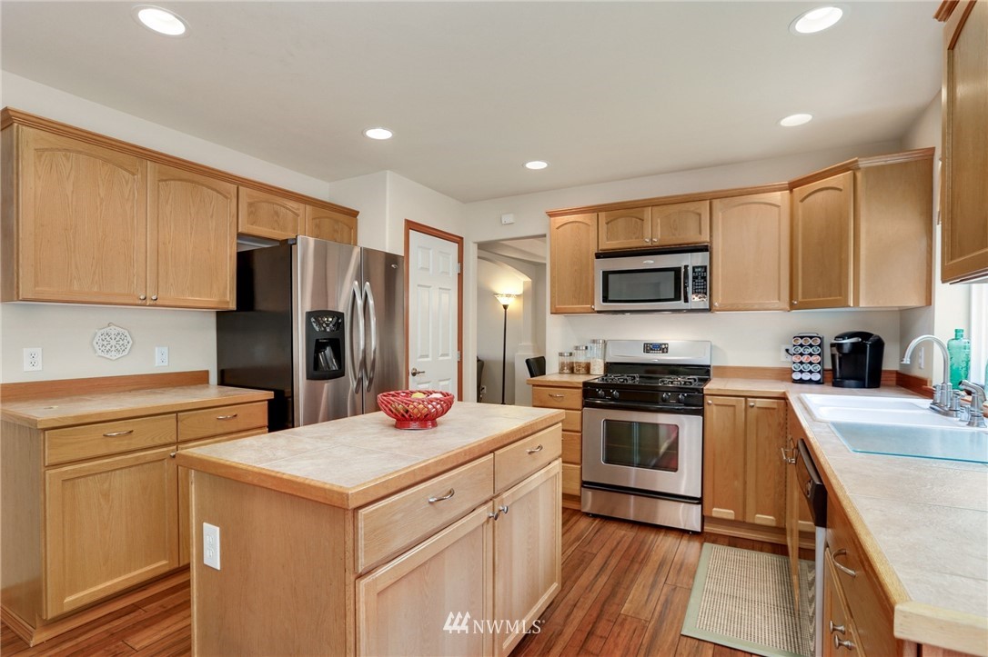 1016 Center Road, Unit B Everett, WA 98204 - Photo 7 of 22