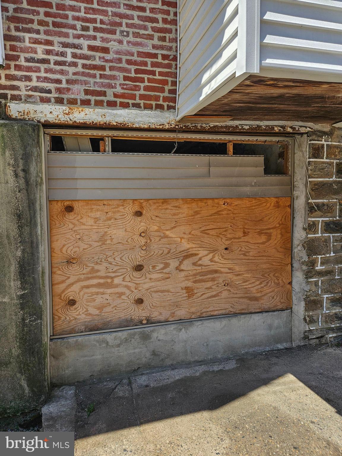 4613 Vista Street Philadelphia, PA 19136 - Photo 8 of 21 a view of wooden door