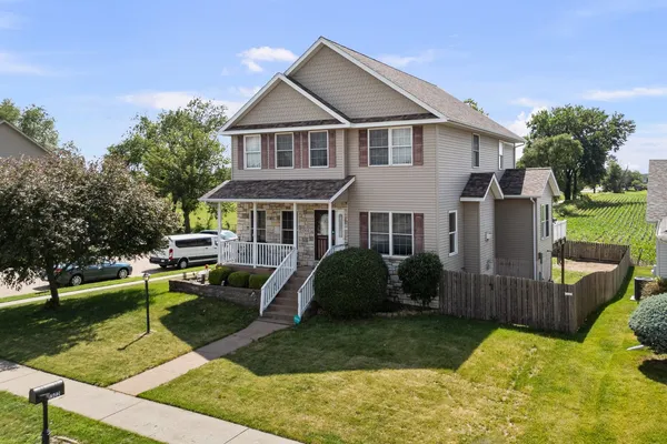 $389,000 | 1302 Eagle's Crest Drive, Davenport, IA 52804