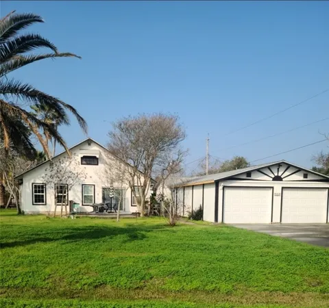 $335,000 | 297 Sherwood Drive, Rockport, TX 78382