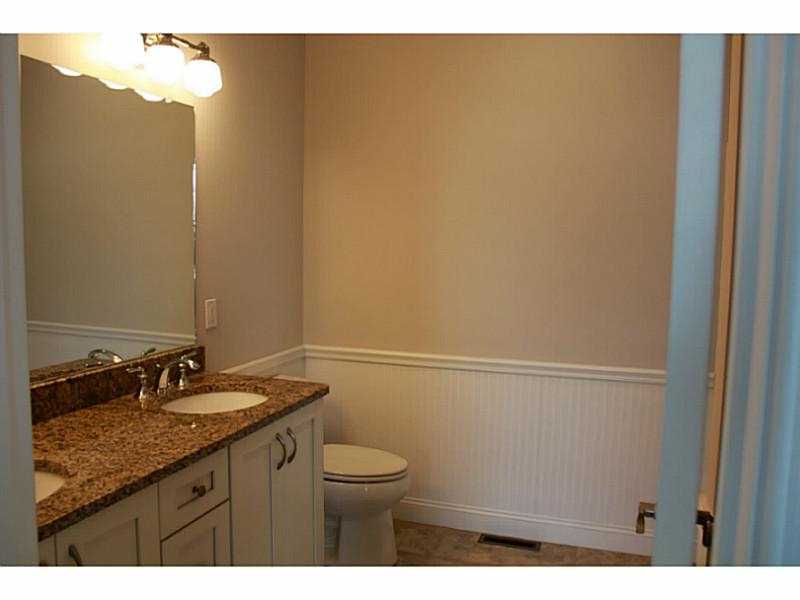 174 Bay Ridge Drive, Unit 18B Middletown, RI 02842 - Photo 5 of 15 Master Bath/Spa.
