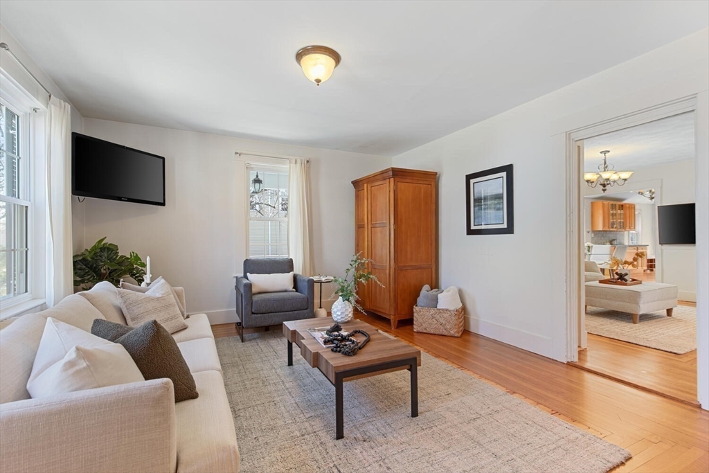 20 Prospect Street Reading, MA 01867 - Photo 11 of 25