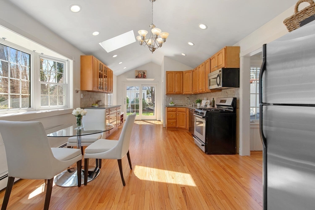 20 Prospect Street Reading, MA 01867 - Photo 12 of 25