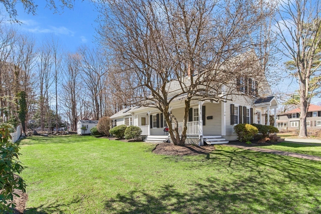 20 Prospect Street Reading, MA 01867 - Photo 2 of 25