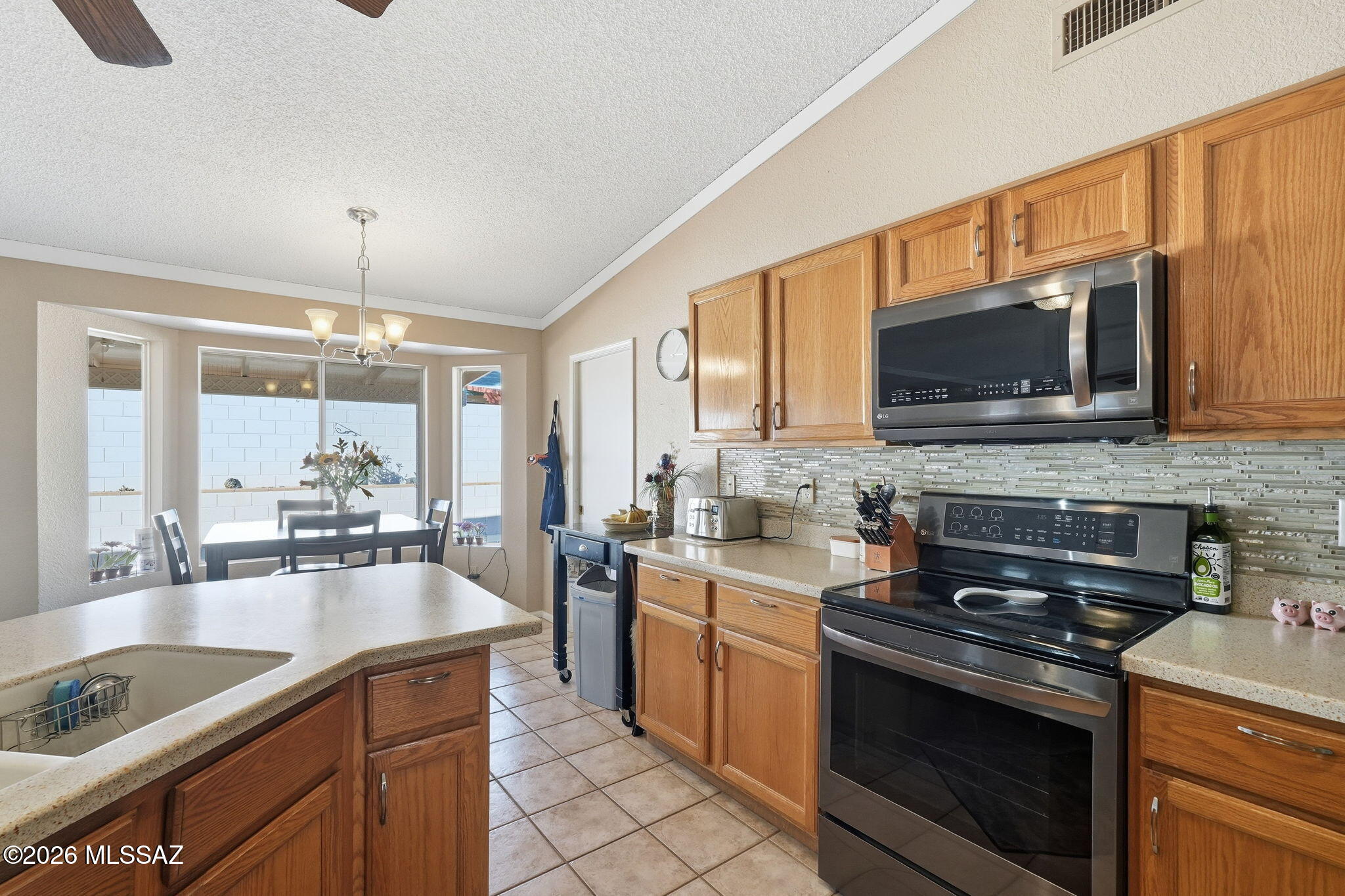 9631 East Azuma Way Tucson, AZ 85747 - Photo 8 of 35
