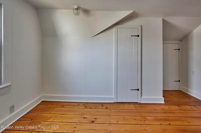 a view of a room with an empty space