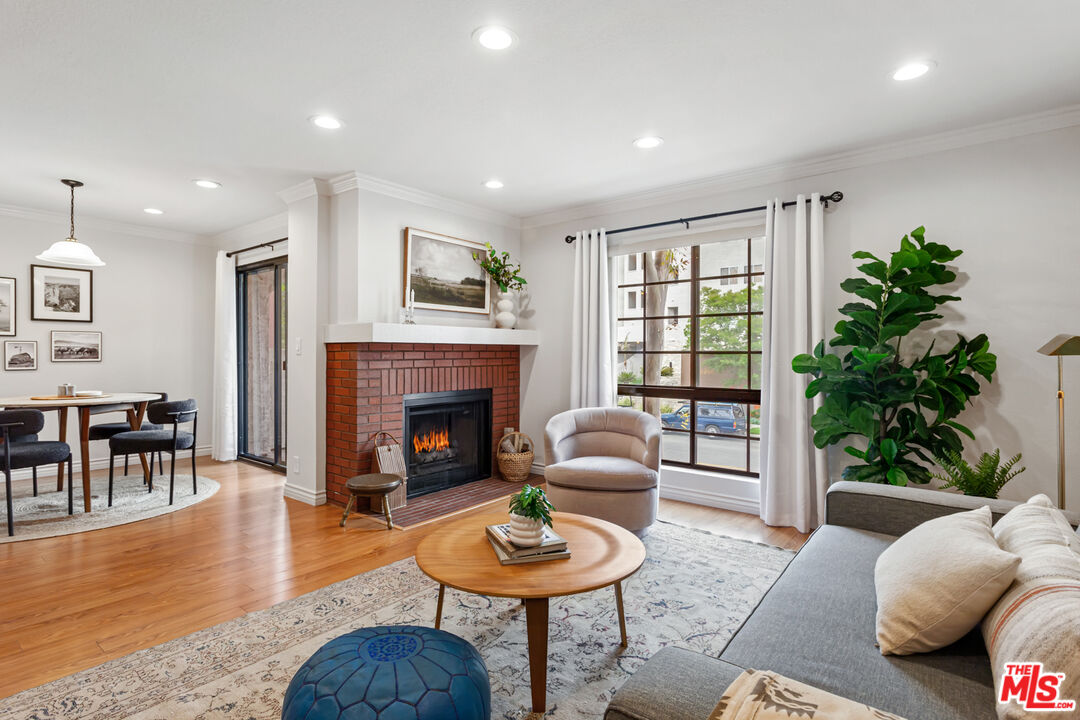 231 Bethany Road, Unit 202 Burbank, CA 91504 - Photo 1 of 23 Gallery Image 1