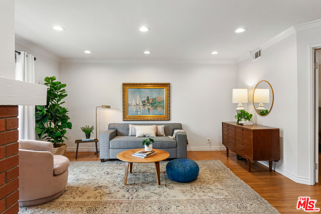 231 Bethany Road, Unit 202 Burbank, CA 91504 - Photo 2 of 23 Gallery Image 2