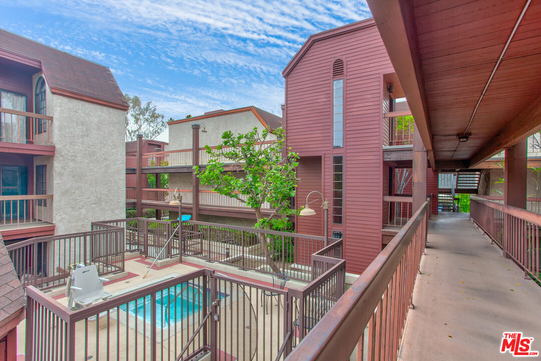 231 Bethany Road, Unit 202 Burbank, CA 91504 - Photo 22 of 23 Gallery Image 22