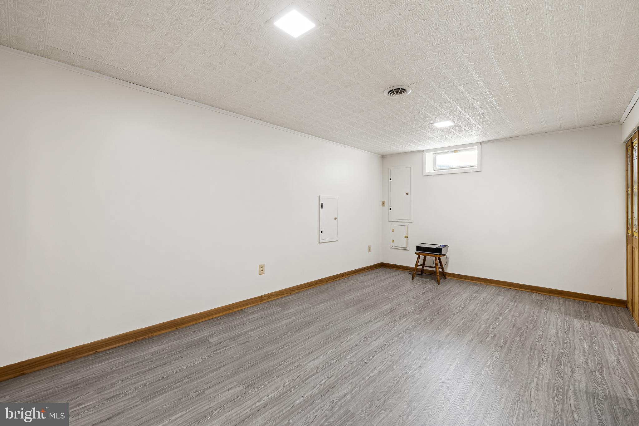 7040 Johnnycake Road Baltimore, MD 21228 - Photo 20 of 31 Lower level 2