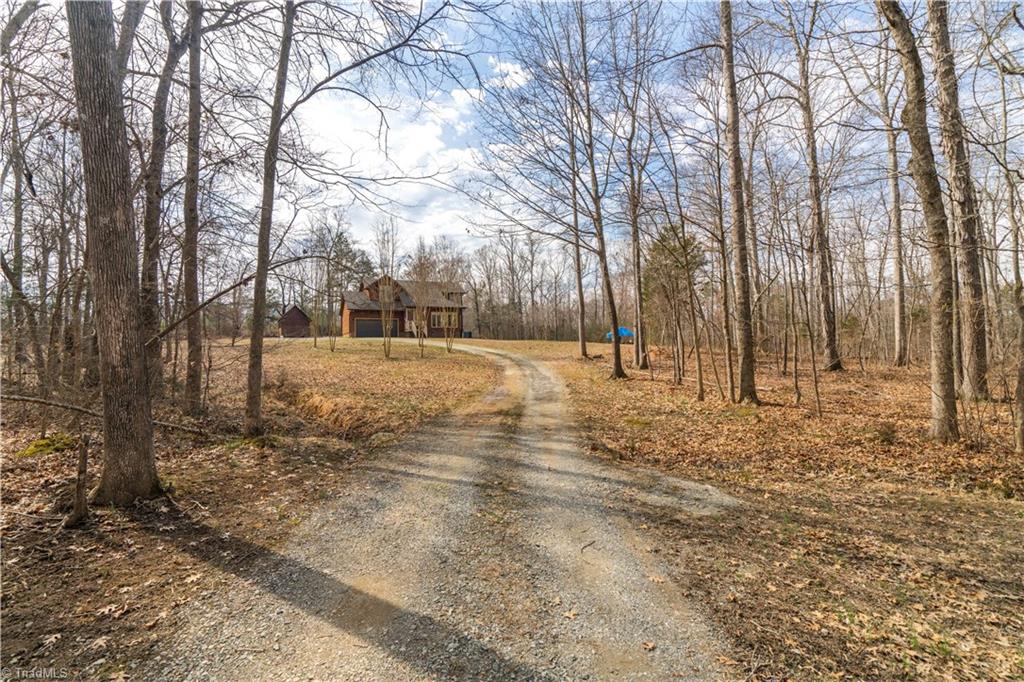 102 Hunters Chase Road Lexington, NC 27292 - Photo 2 of 43 Private Driveway for 102 Hunters Chase