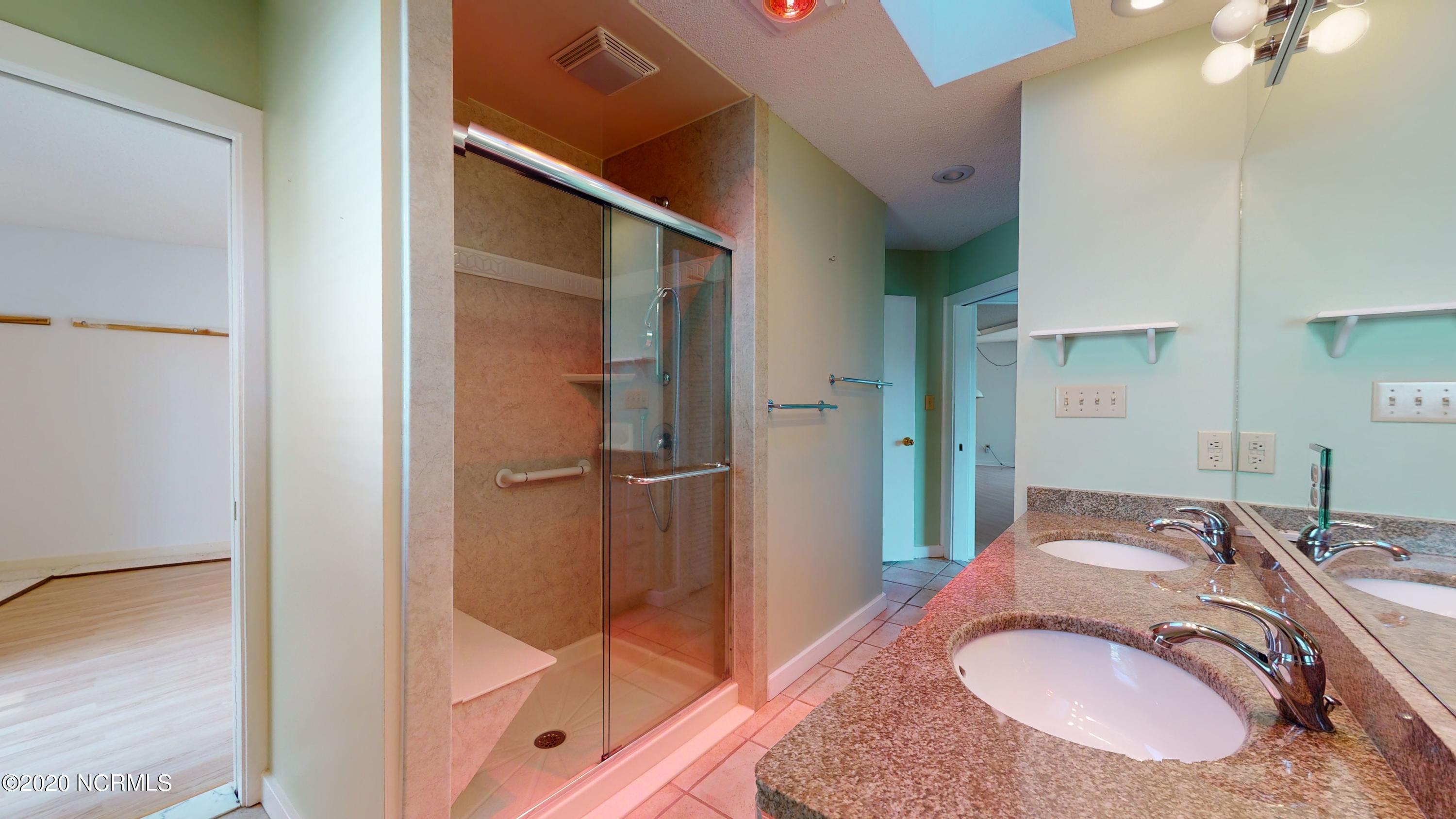 5212 Bucco Reef Road New Bern, NC 28560 - Photo 17 of 50 Master Bath I
