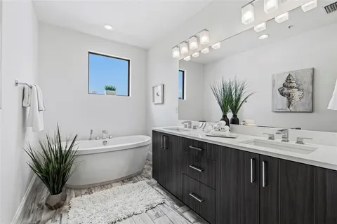 $1,450,000 | 300 Delmar Terrace South, St. Petersburg, FL 33701