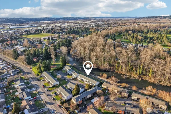 a view of yard with sign board