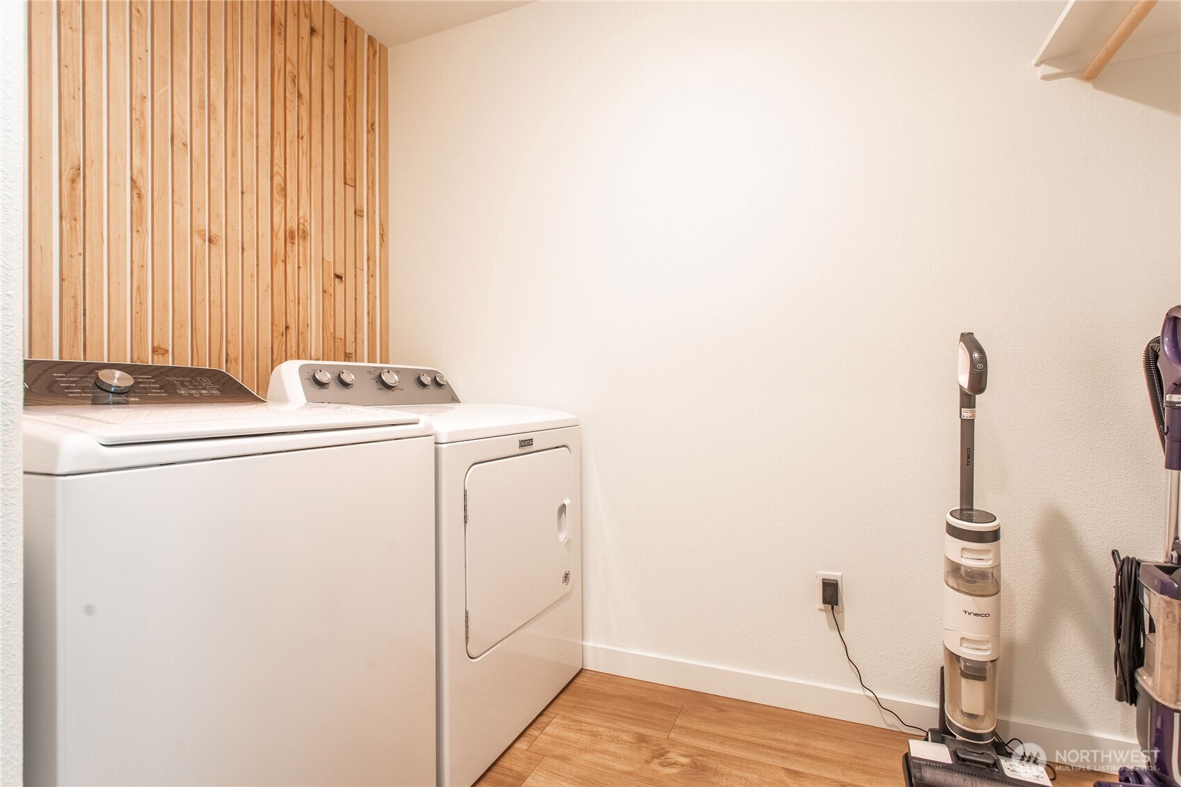 111 Eadon Road Toledo, WA 98591 - Photo 17 of 32 a utility room with dryer and washer