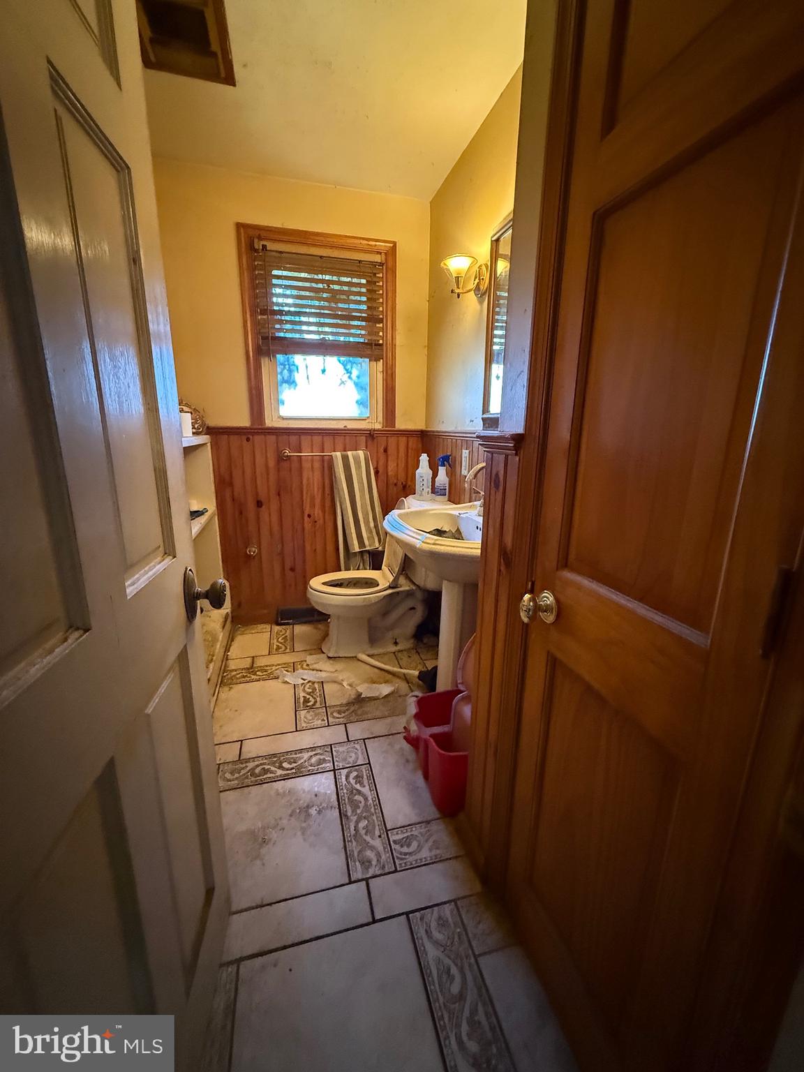 1602 Harvey Road Wilmington, DE 19810 - Photo 31 of 34 a view of living room with furniture and window