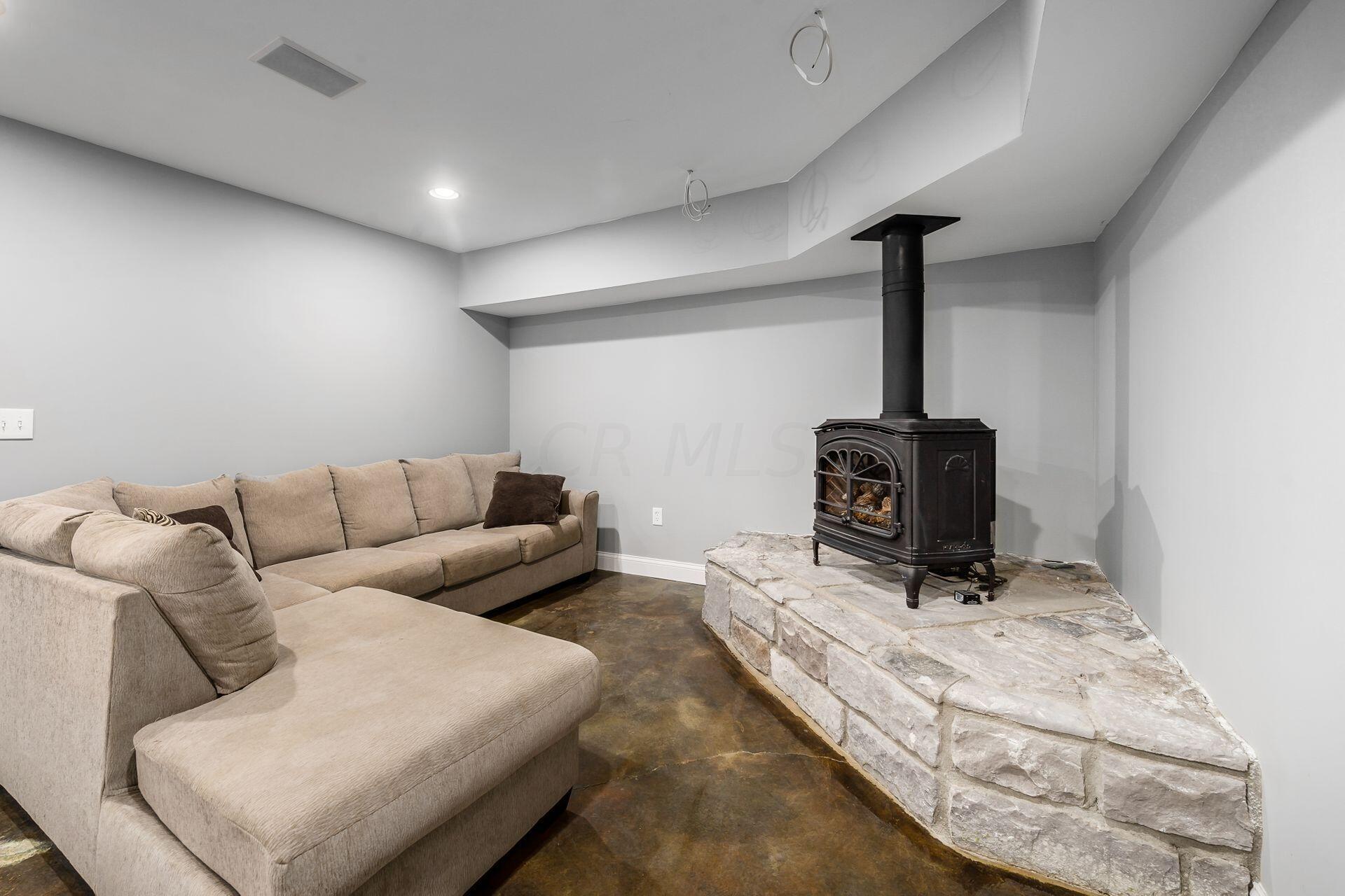 4720 Refugee Road Baltimore, OH 43105 - Photo 44 of 74 Gas Log Stove