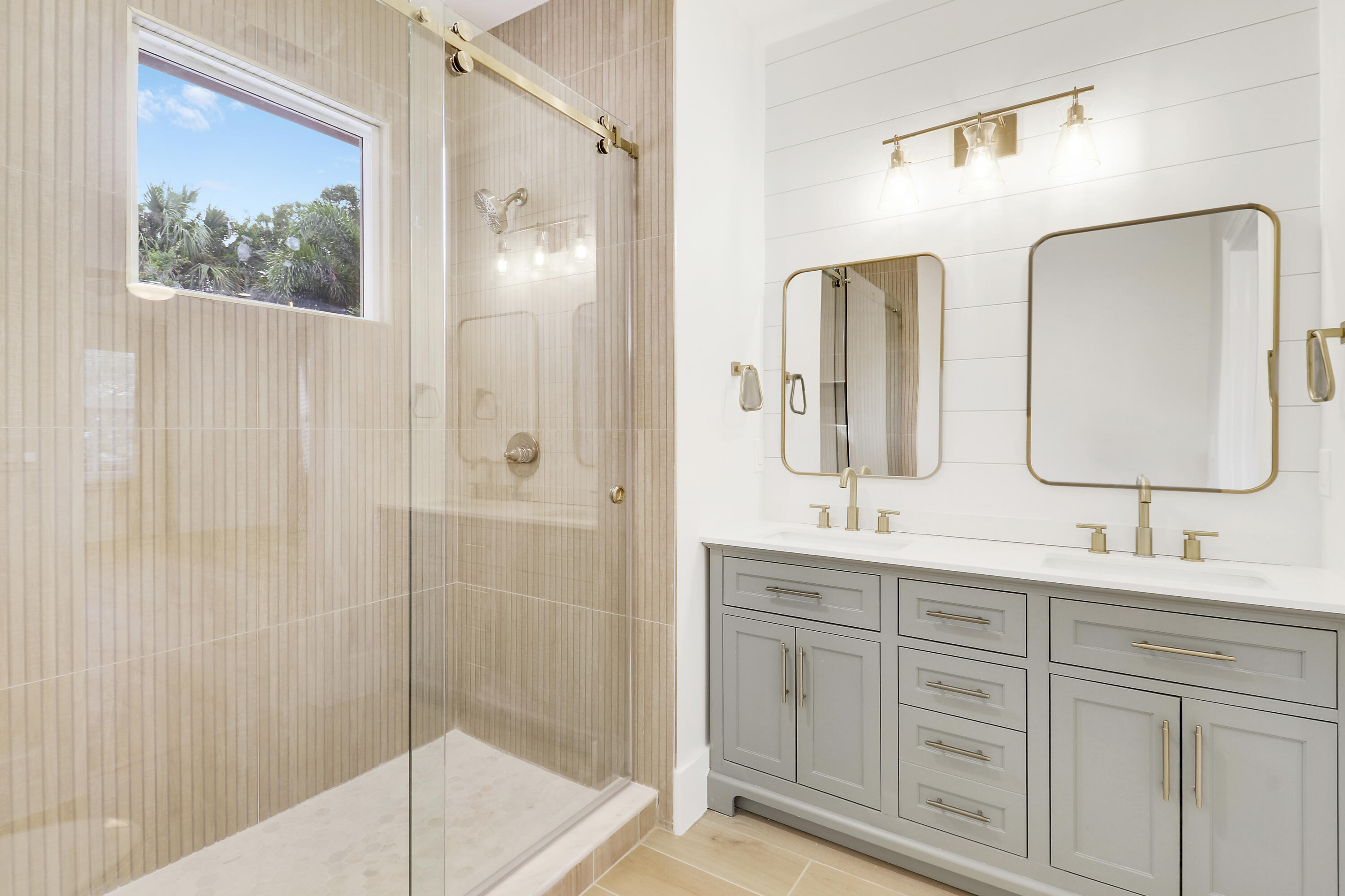 142 Segovia Way Jupiter, FL 33458 - Photo 29 of 52 Upstairs Primary Bath