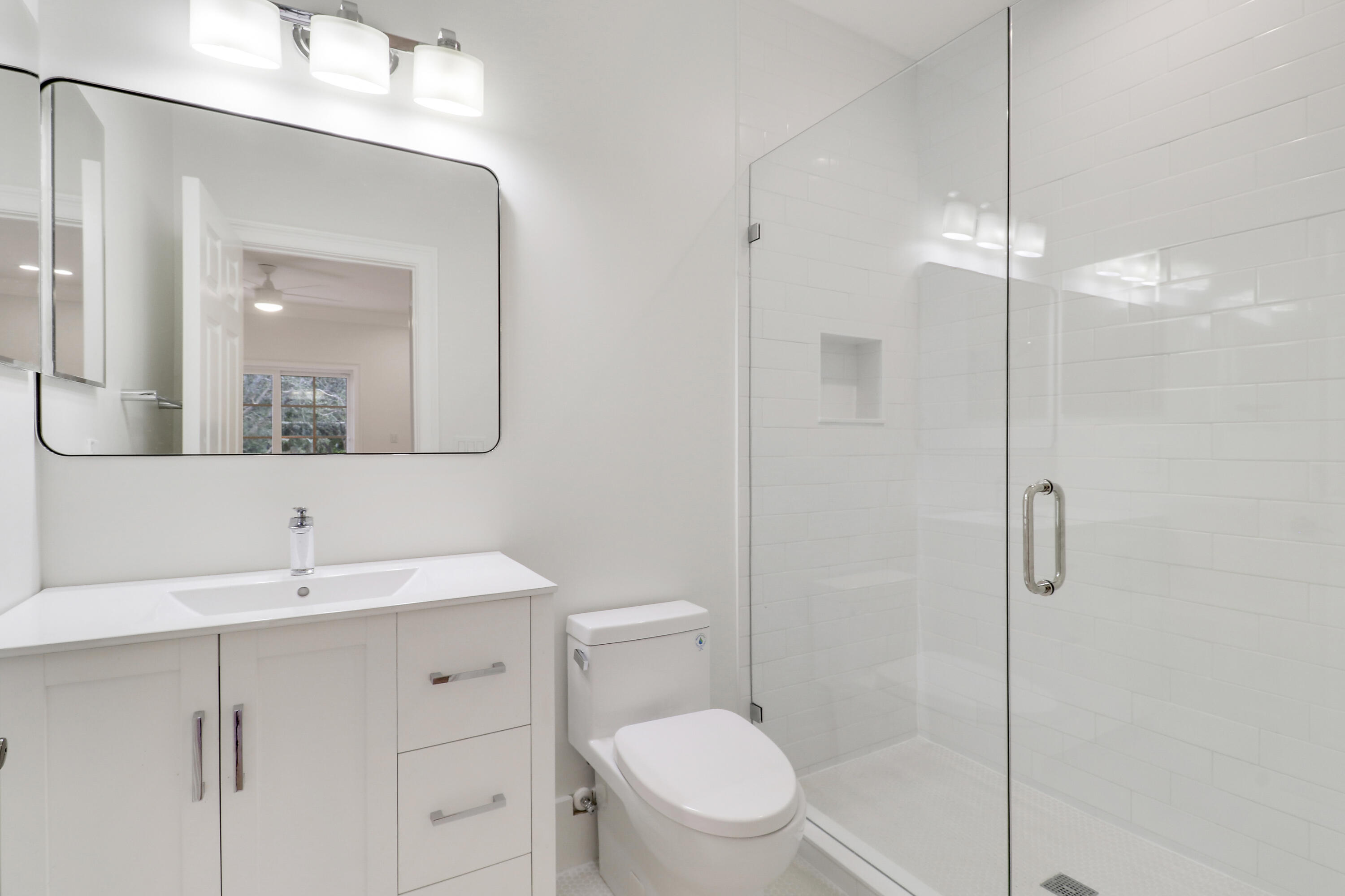 142 Segovia Way Jupiter, FL 33458 - Photo 33 of 52 En Suite Bath Bedroom 3