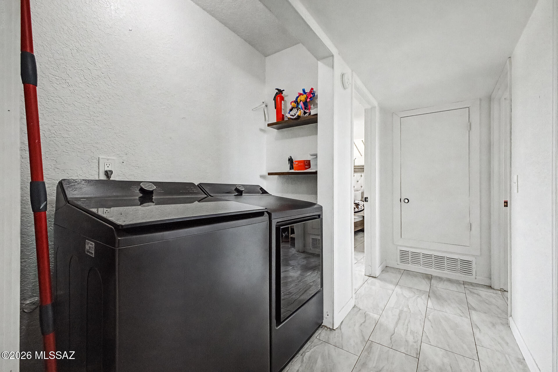 957 Forja Court Rio Rico, AZ 85648 - Photo 24 of 39 Laundry