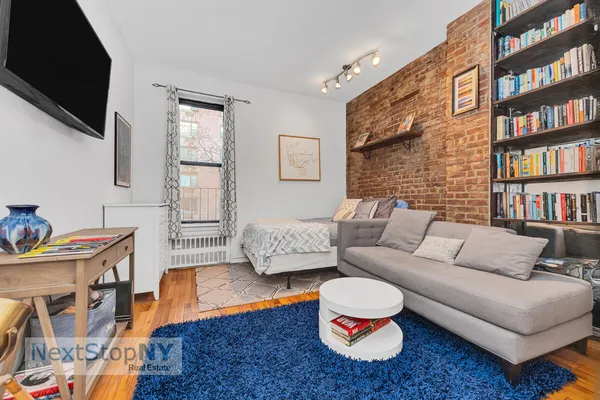 $328,000 | 425 East 78th Street, Unit 3A | Upper East Side