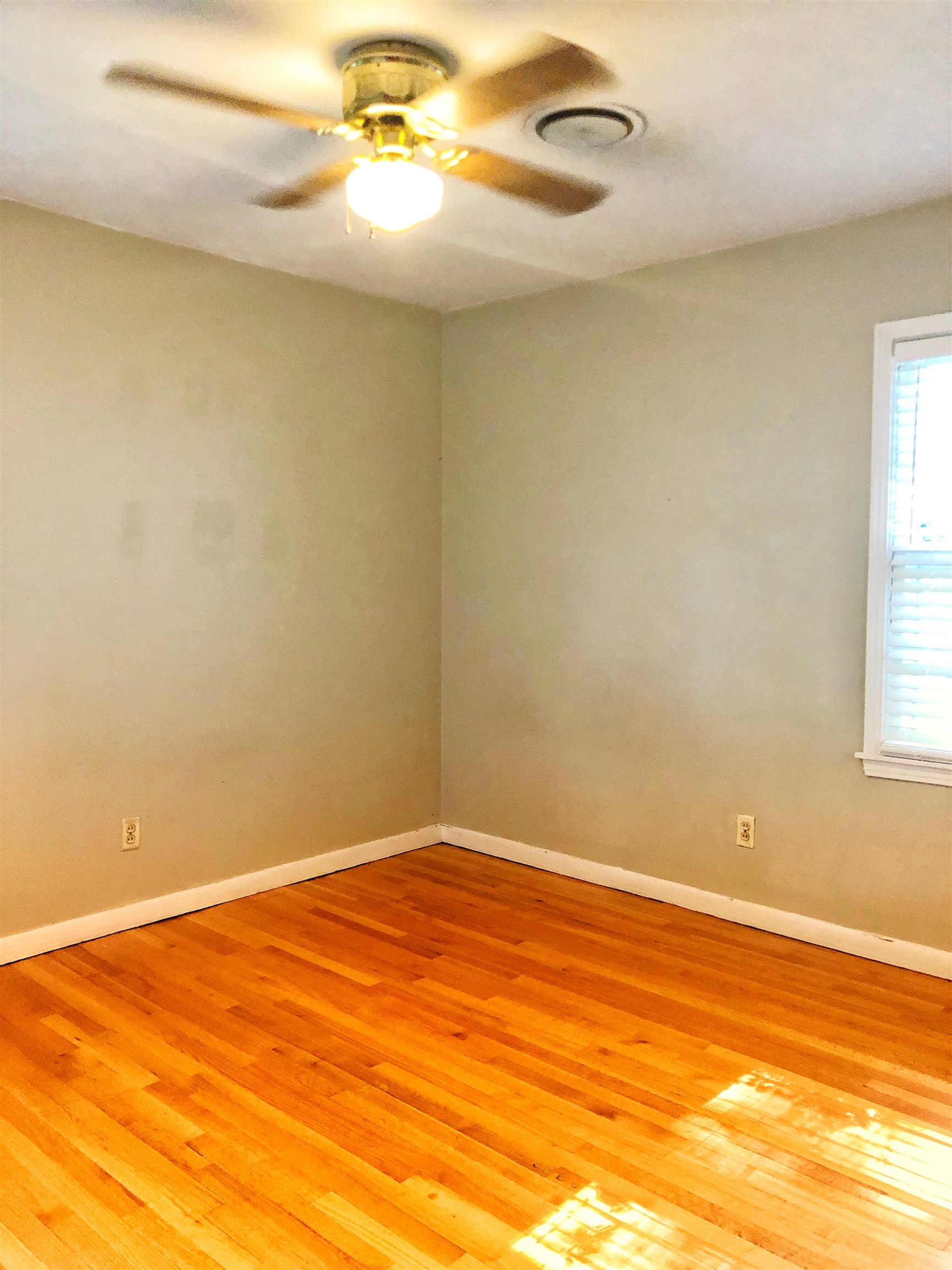 1629 Rabb Road Memphis, TN 38119 - Photo 12 of 21 a view of empty room with window