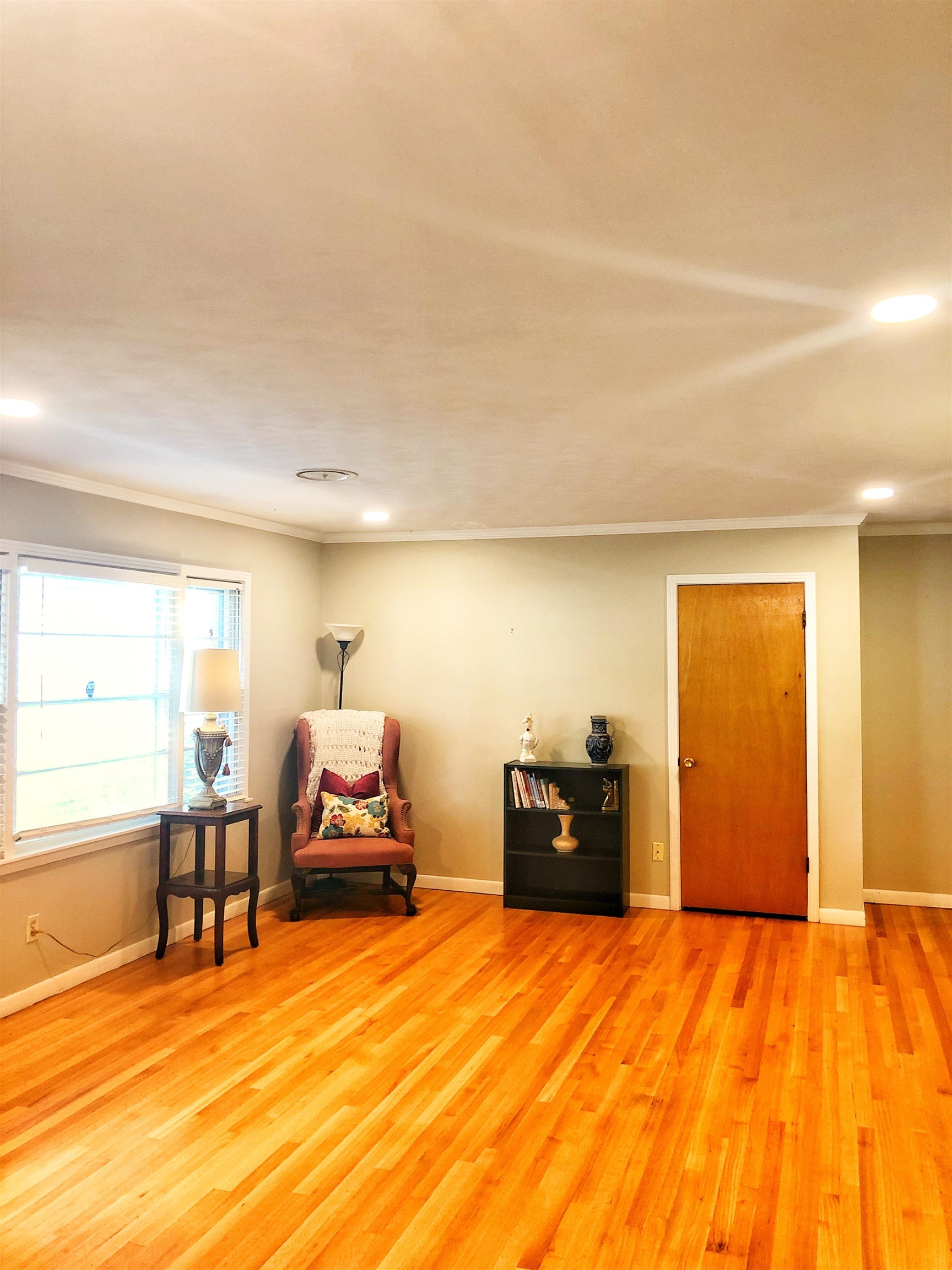 1629 Rabb Road Memphis, TN 38119 - Photo 3 of 21 a bedroom with a bed and window