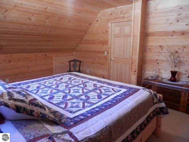 11784 North Amber Road Manistee, MI 49660 - Photo 16 of 30 1795381-15.JPG