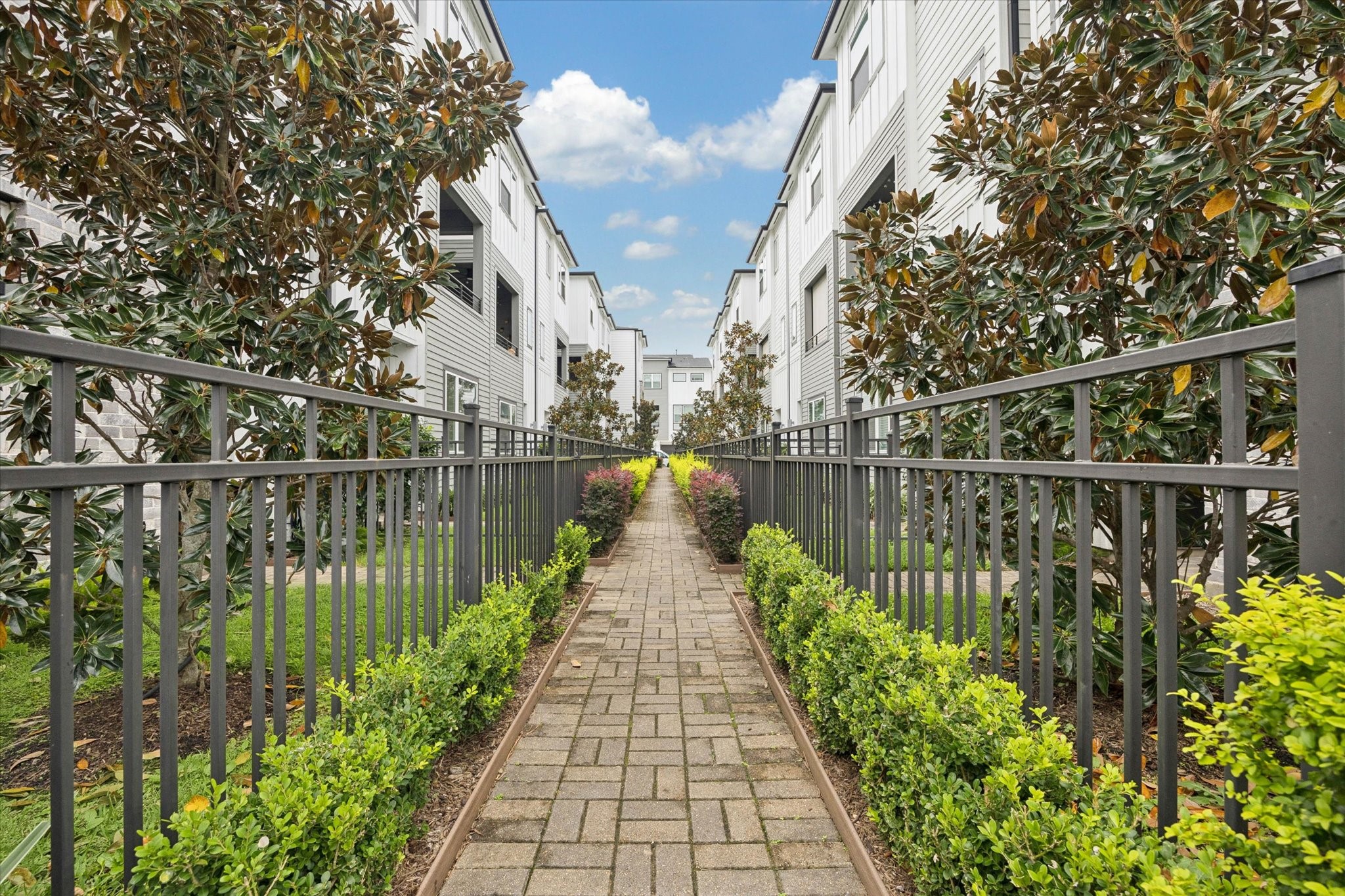 1055 Timbergrove Yards Lane Houston, TX 77008 - Photo 25 of 27 a view of river covered with wooden floor