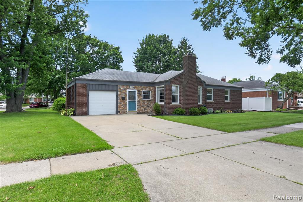 1215 Goddard Road Wyandotte, MI 48192 - Photo 4 of 49
