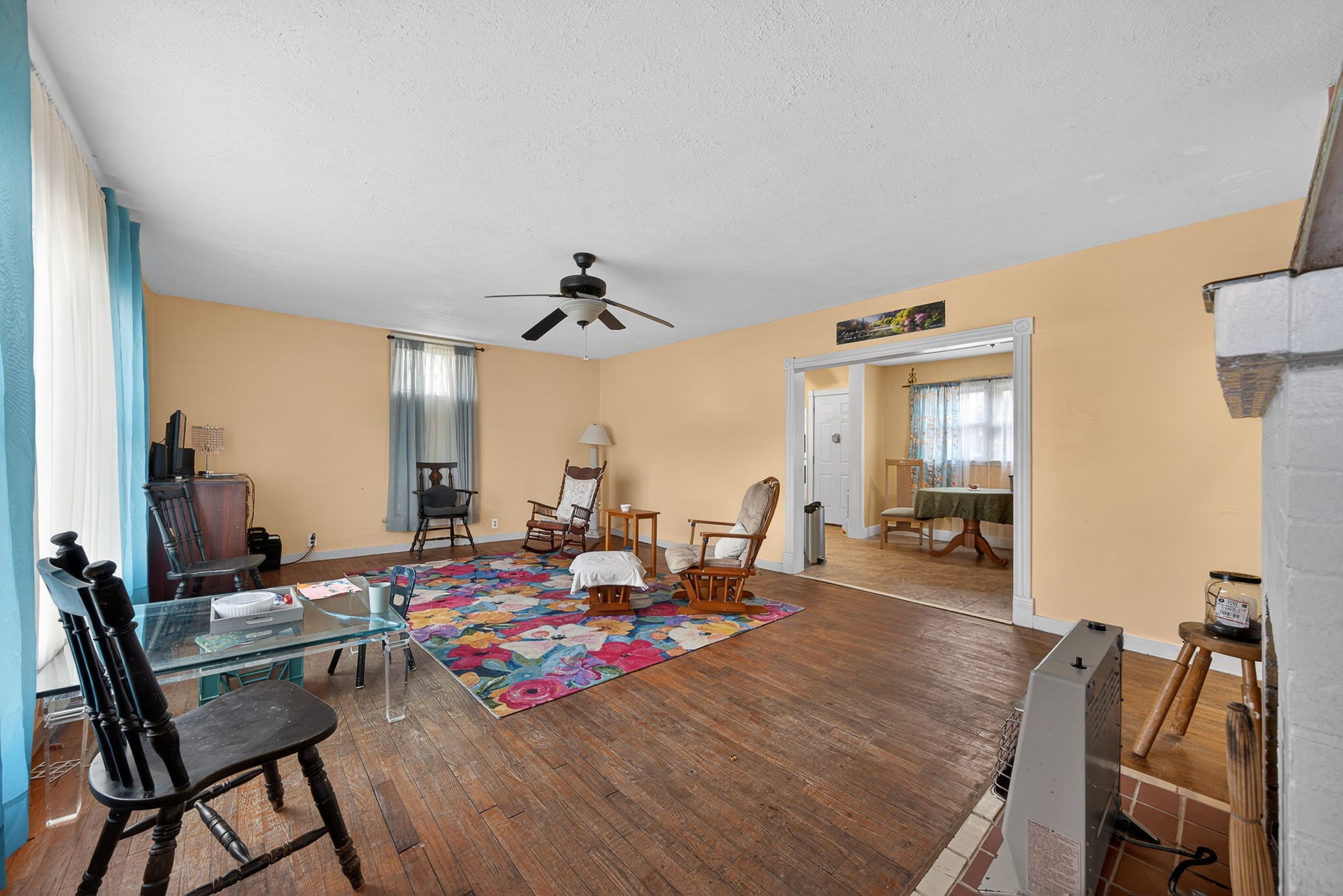 7 Marshall Street Sparta, TN 38583 - Photo 2 of 36 a living room with furniture and wooden floor