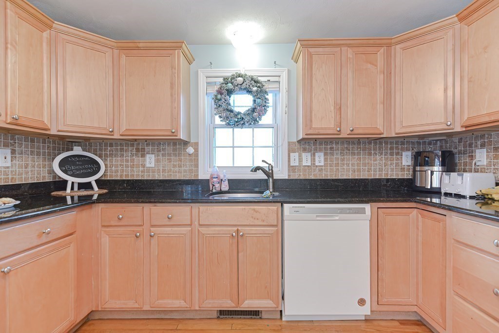 188 Tyngsboro Road, Unit 1 Chelmsford, MA 01863 - Photo 13 of 32