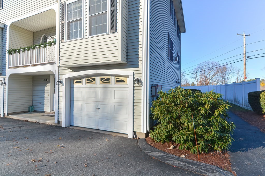 188 Tyngsboro Road, Unit 1 Chelmsford, MA 01863 - Photo 3 of 32