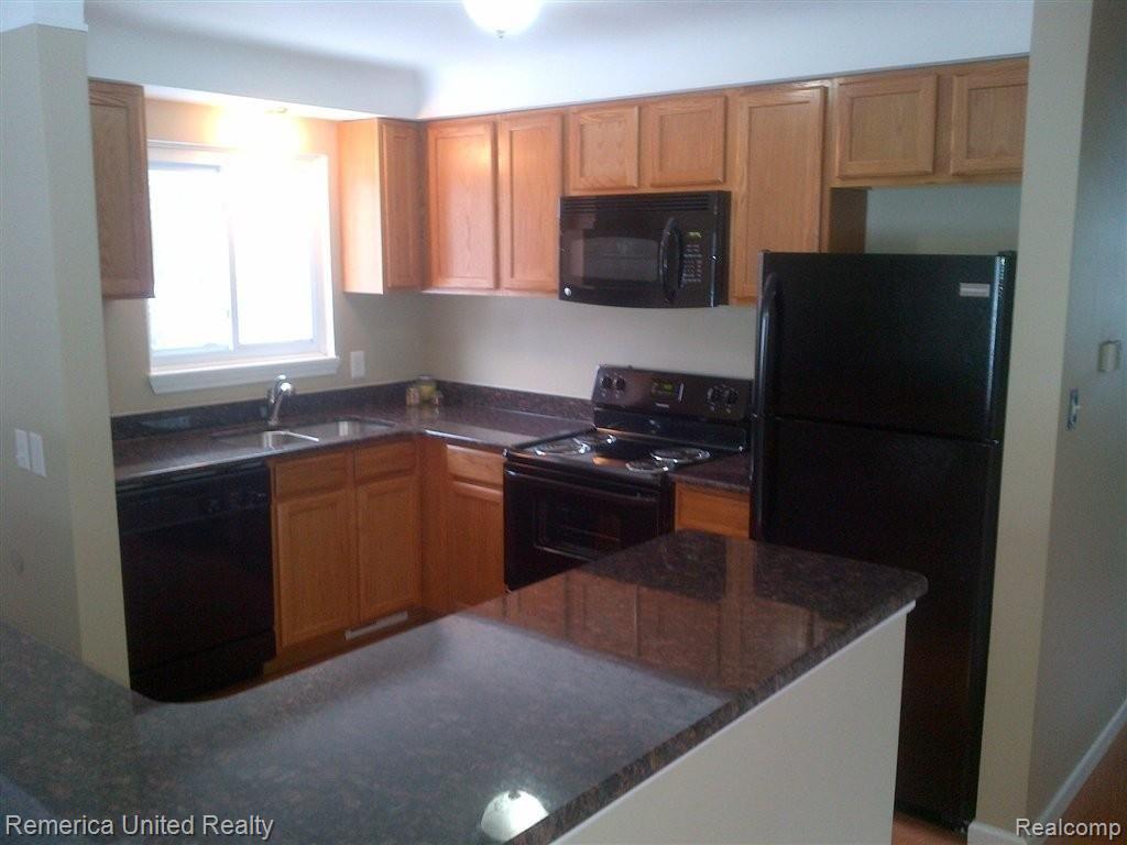 845 Sleeth Road Commerce Township, MI 48382 - Photo 2 of 24 Commerce-20130126-00138.jpg