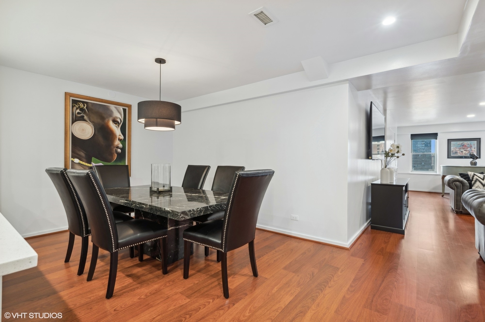 40 East 9th Street, Unit 1516 Chicago, IL 60605 - Photo 12 of 31