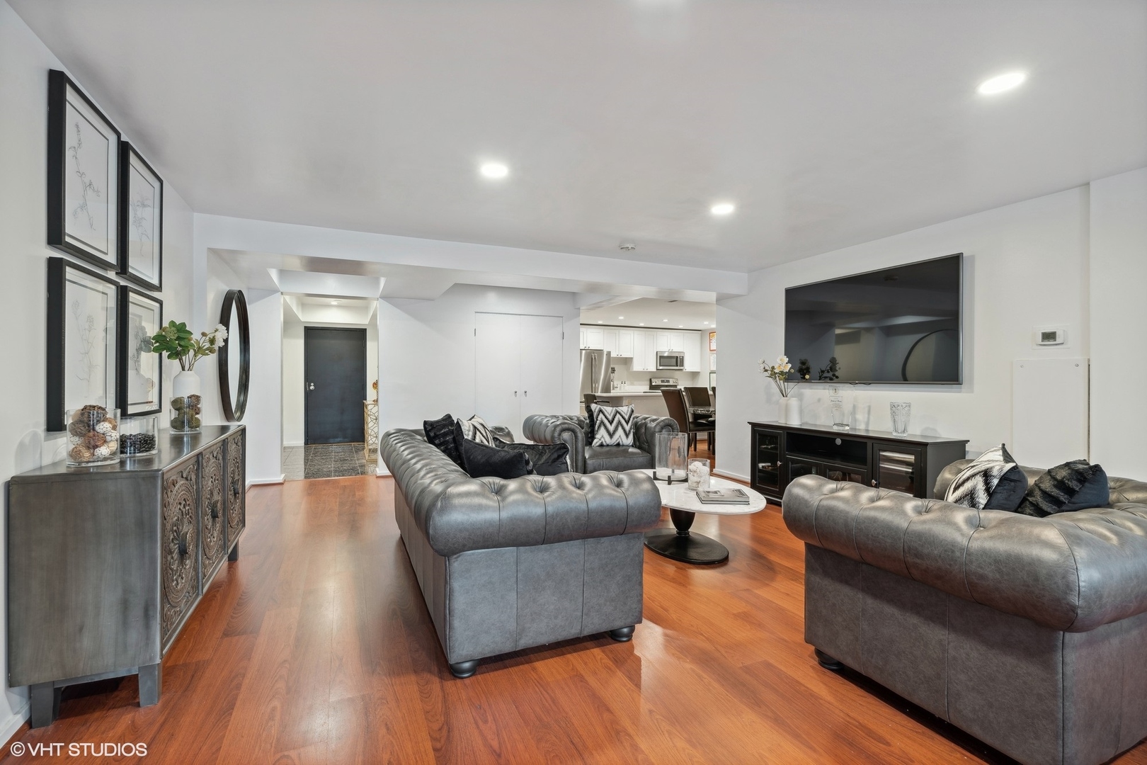 40 East 9th Street, Unit 1516 Chicago, IL 60605 - Photo 9 of 31