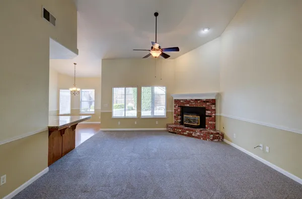 $2,495 | 139 Athens Avenue, Clovis, CA 93611