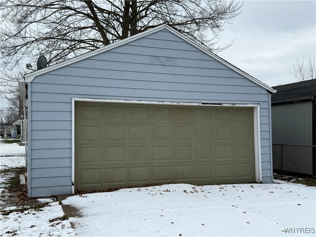 674 79th Street Niagara Falls, NY 14304 - Photo 13 of 16