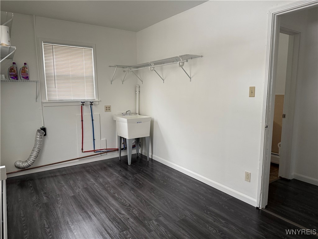 674 79th Street Niagara Falls, NY 14304 - Photo 9 of 16