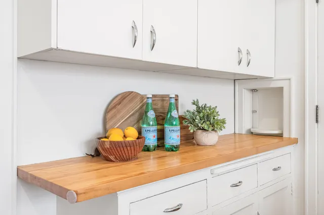 $3,700 | 1621 West 25th Street, Unit 1, Minneapolis, MN 55405