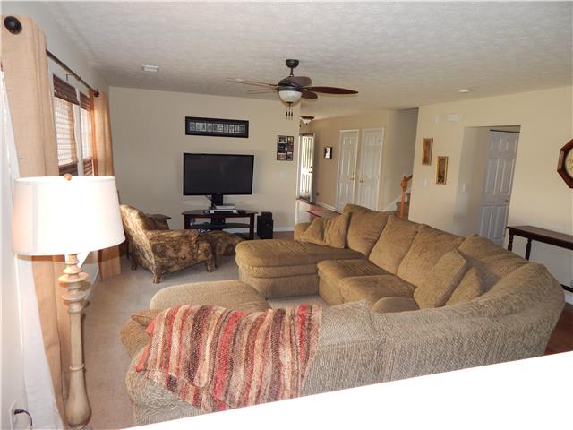 3960 Stephens Ridge Way Antioch, TN 37013 - Photo 6 of 20 Enjoy the opportunity to engage family and guests in the livingroom while in the kitchen.