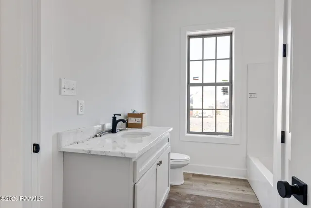 $339,000 | 905 Broyles Lane, Unit 404, Youngsville, LA 70592